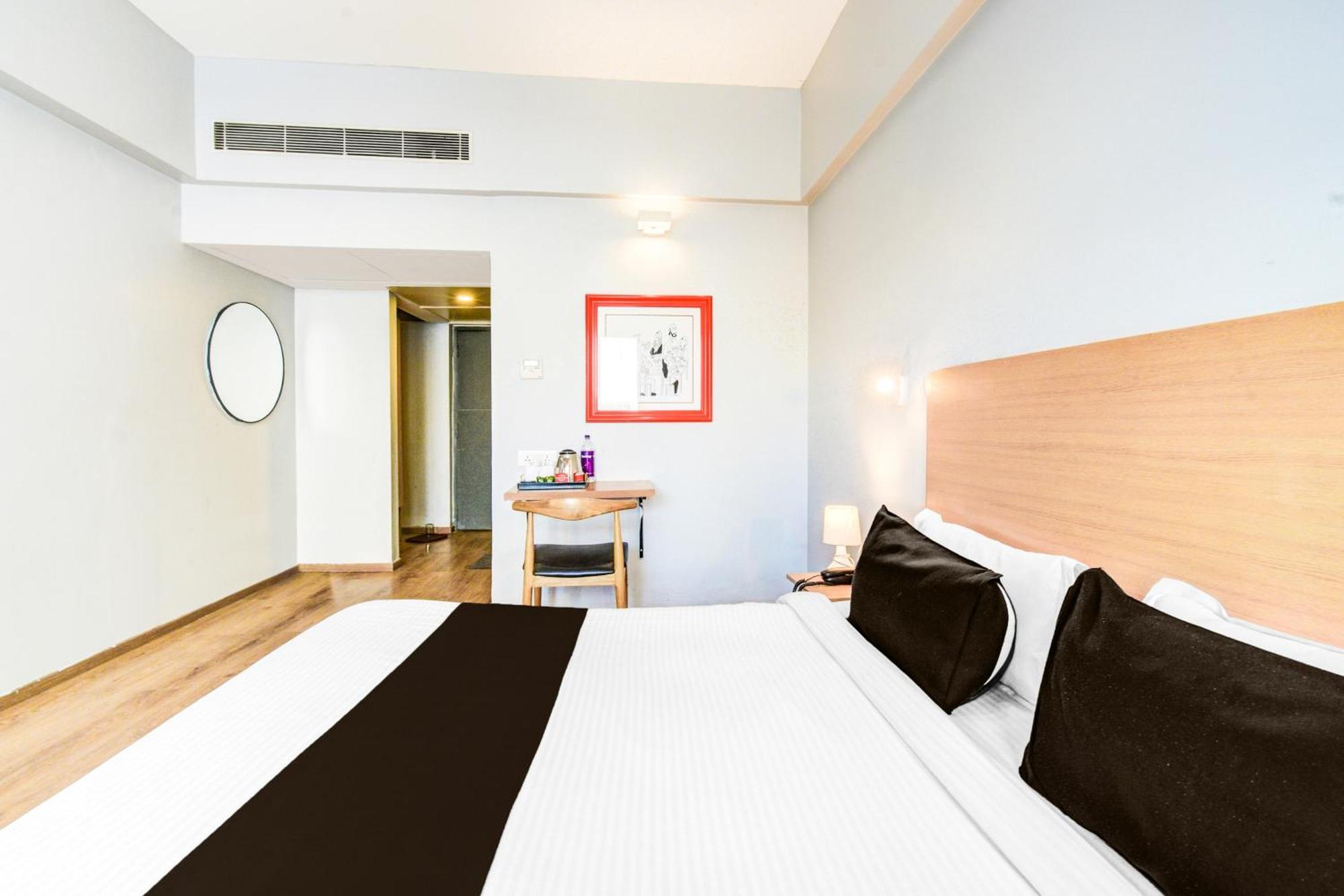 Hotel Super Townhouse Lakdikapul Hyderabad Exterior foto