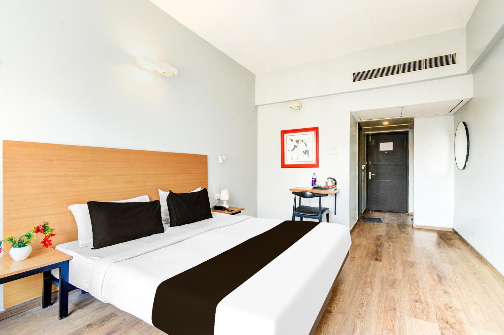 Hotel Super Townhouse Lakdikapul Hyderabad Exterior foto